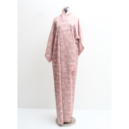 Pre-Owned Kimono crafted from Rinzu silk