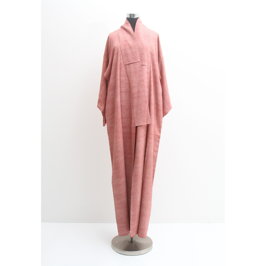 Pre-Owned Silk Komon Kimono – Soft Rose Pink with Fine Geometric Pattern