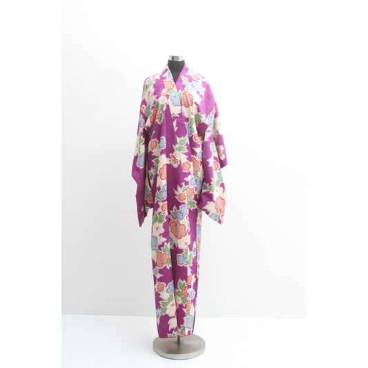 Pre-Owned Kimono featuring an all-over Colorful Floral Design