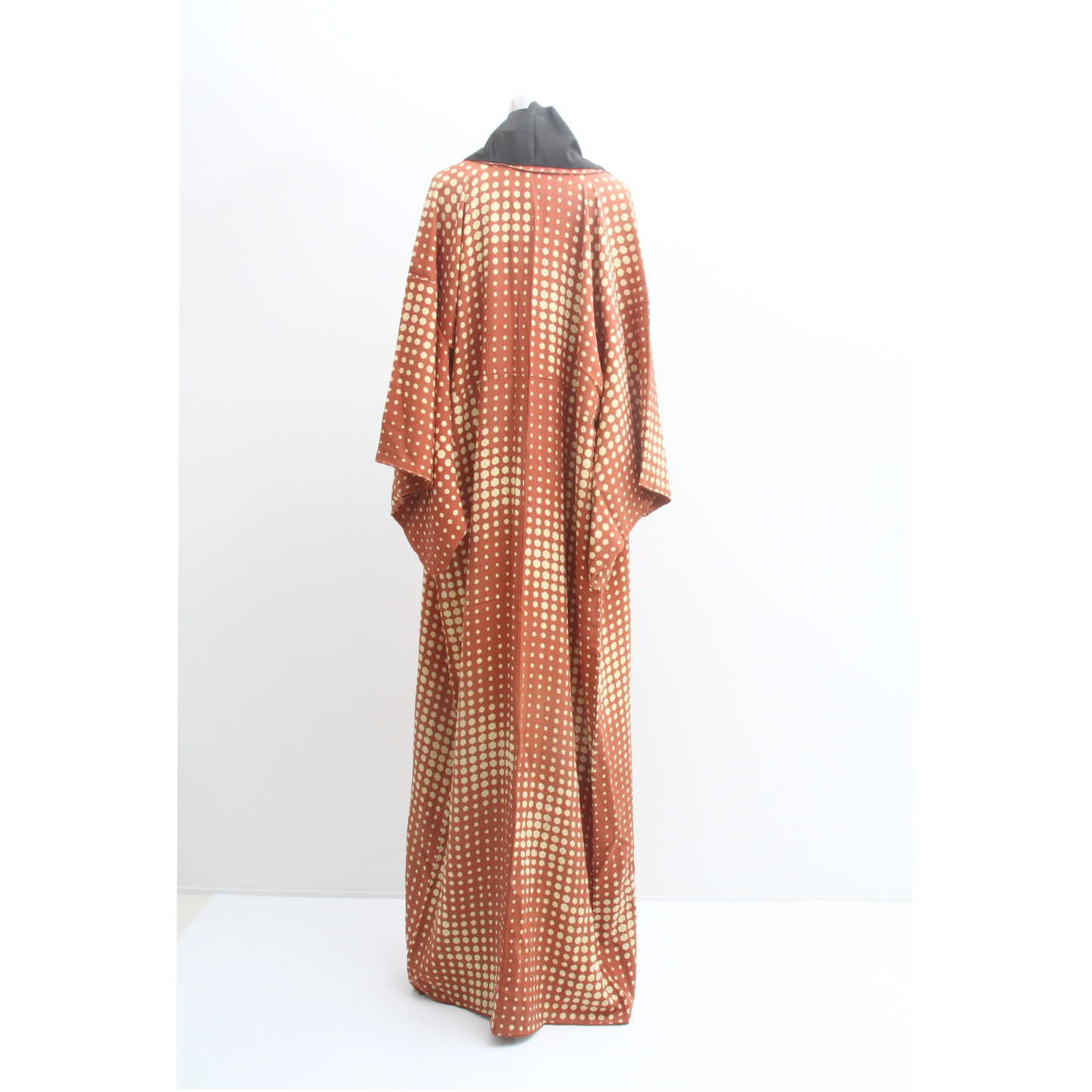 Pre-Owned Silk Kimono – Brown Hexagon Pattern