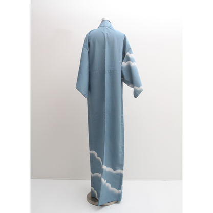 Pre-Owned Kimono decorated with clouds floating in the sky