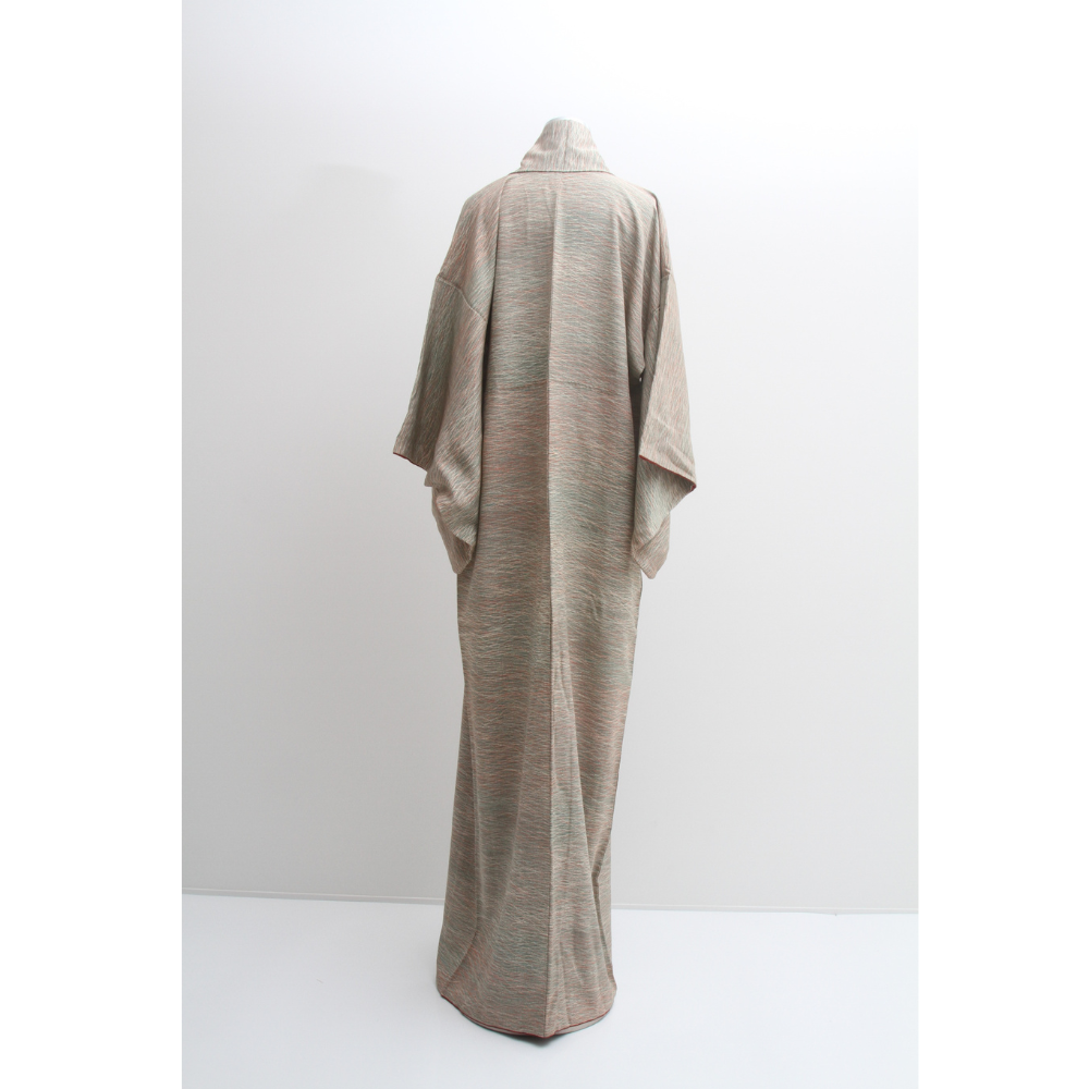 Pre-Owned Kimono woven with many layers of silk threads