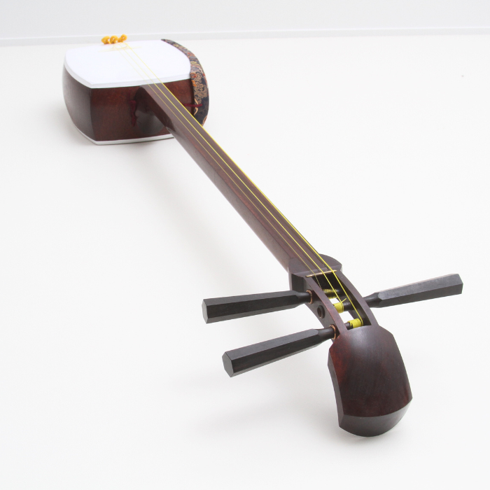Classic Shamisen made of Padauk with short spec (Second Hand)