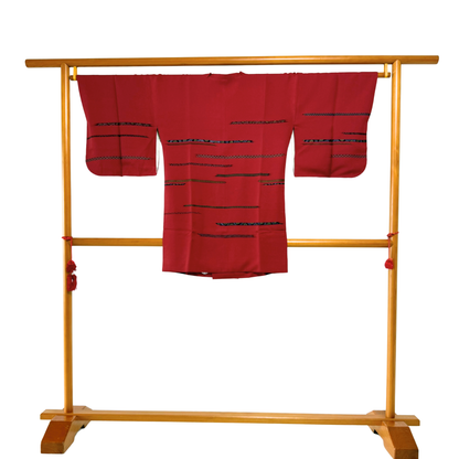 Pre-Owned Silk Michiyuki Coat – Elegant Red with Subtle Woven Accents