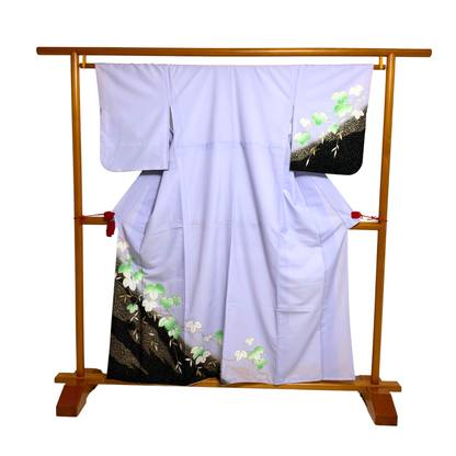 Pre-Owned Kimono decorated with Yuzen patterns