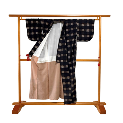 Pre-Owned Tsumugi Silk Kimono – Classic Checked Kasuri Pattern