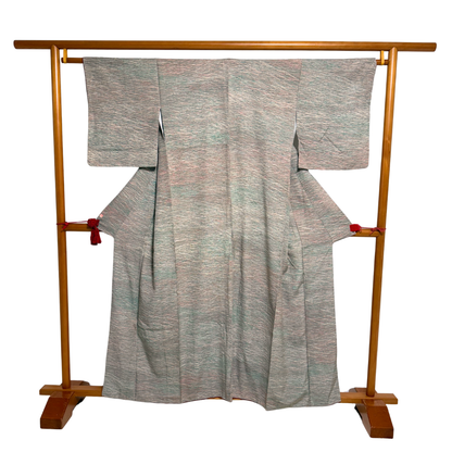 Pre-Owned Kimono woven with many layers of silk threads