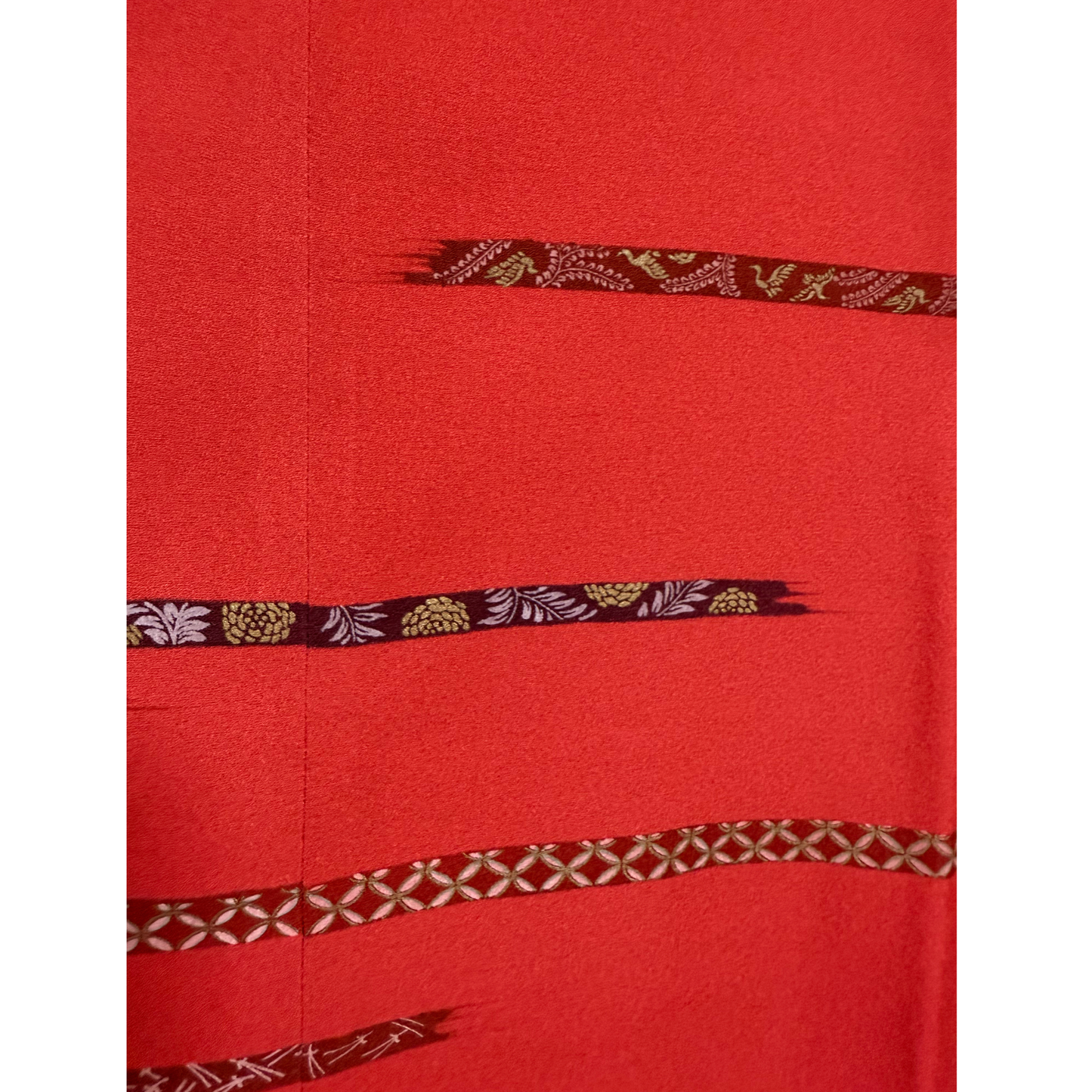 Pre-Owned Silk Michiyuki Coat – Elegant Red with Subtle Woven Accents