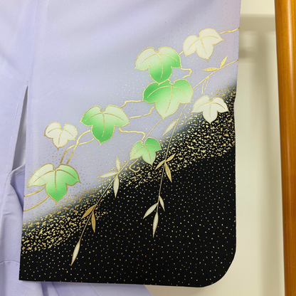 Pre-Owned Kimono decorated with Yuzen patterns