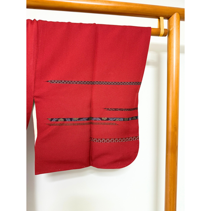 Pre-Owned Silk Michiyuki Coat – Elegant Red with Subtle Woven Accents