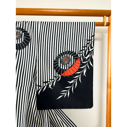 Pre-Owned Kimono Black & White Stripe with Red Umbrella Motif / Japanese Komon