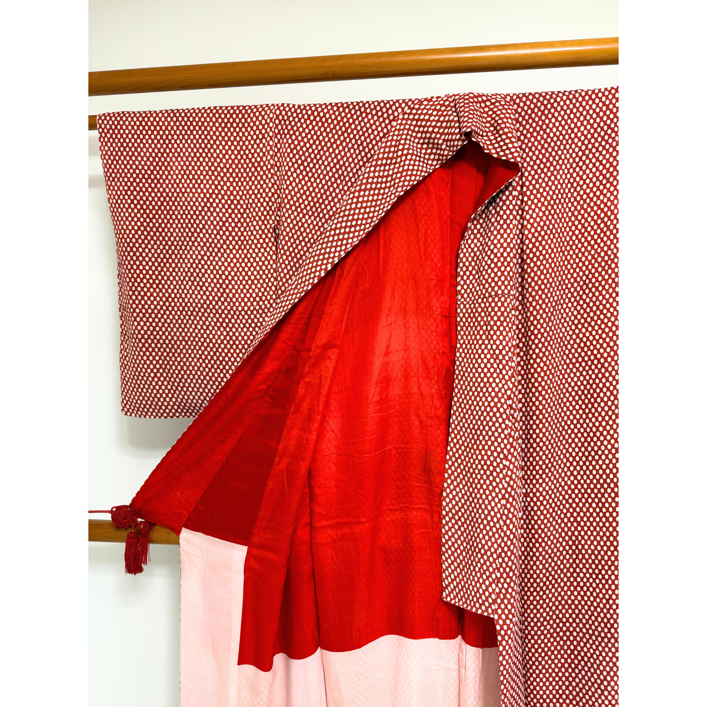 Pre-Owned Silk Komon – Retro Red with White Polka Dot Pattern