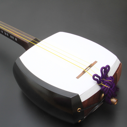 Tsugaru Shamisen with Azuma made of Kouki wood (second hand)