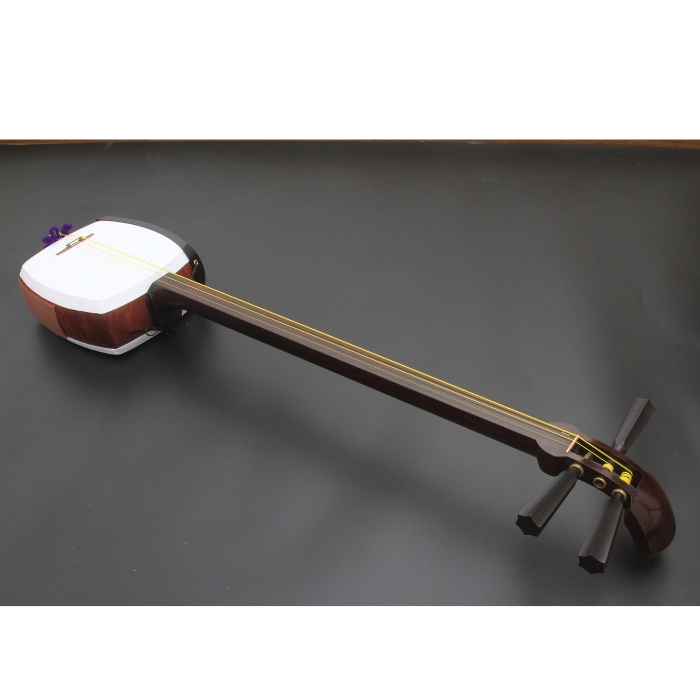 Tsugaru Shamisen with Azuma made of Kouki wood (second hand)
