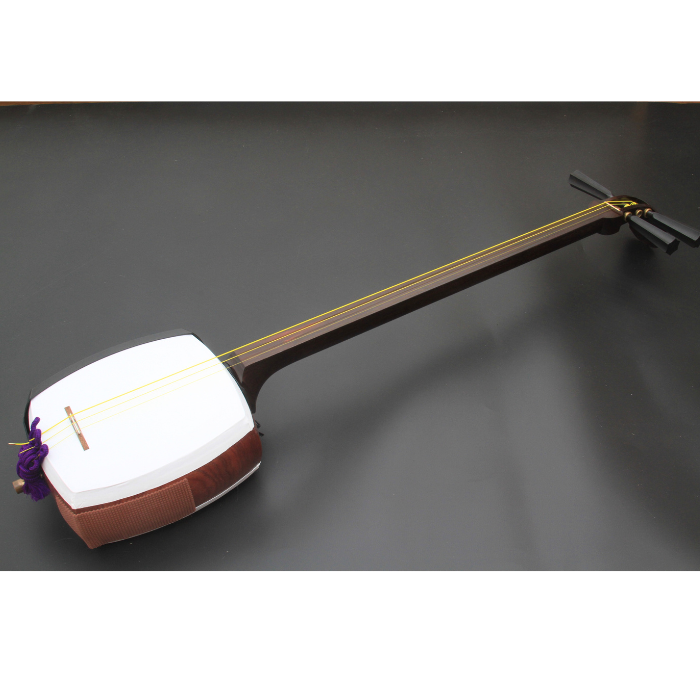 Tsugaru Shamisen with Azuma made of Kouki wood (second hand)